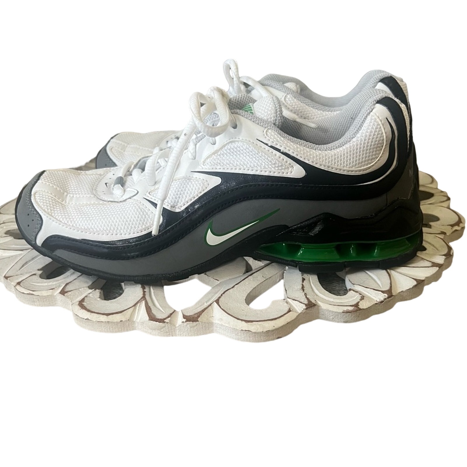 Nike Athletic Shoes Youth 7